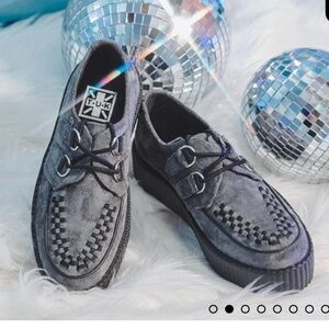 Women’s 10/mens 8 TUKS grey suede